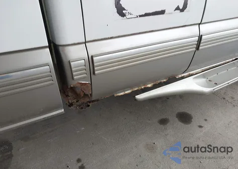 2000 Chevrolet Silverado 2500 Ls z USA, uszkodzony, nr VIN 1GCGK29U2YZ103566